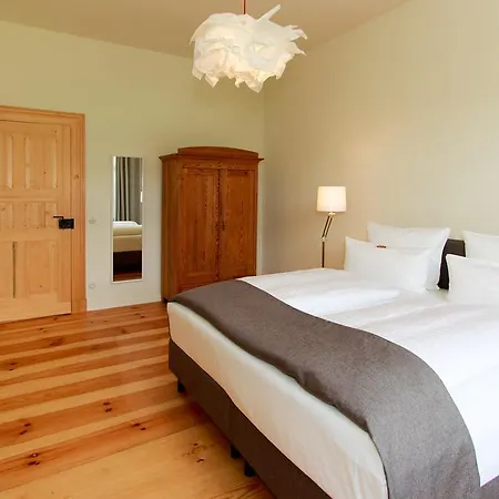 Bahnhof Werder Апартаменты *